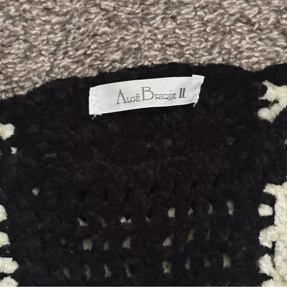 Black and Cream Checkered Patchwork Crochet Sweater - Picture 2 of 4